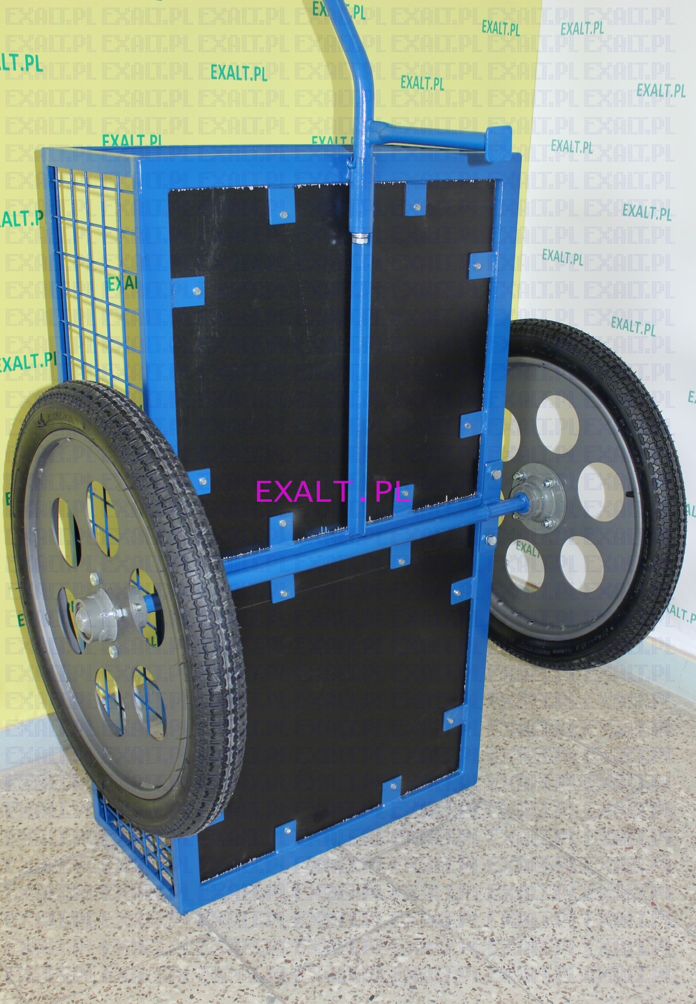 W�zek gospodarczy na du�ych ko�ach od motoroweru, ko�a pneumatyczne, �rednica k� 600mm, wymiary powierzchni za�adowczej 1150 x650mm, wysoko�� boku 300mm