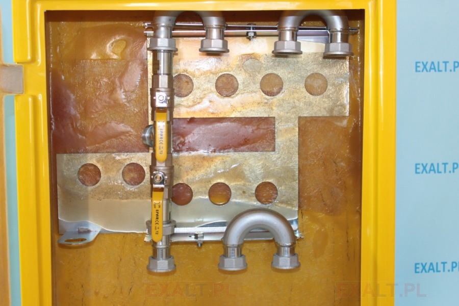 szafa z tworzywa 600x800x250 uchwyty na gazomierze lacznik na reduktor