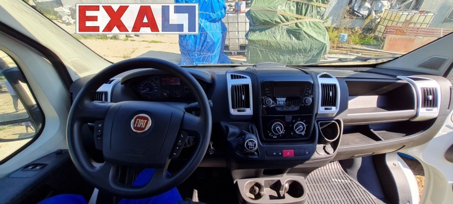 fiat ducato wnetrze kabiny i tapicerka w idealnym stanie